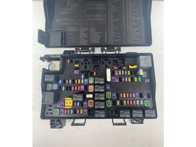 Блок предохранителей P68194607AD Jeep Grand Cherokee