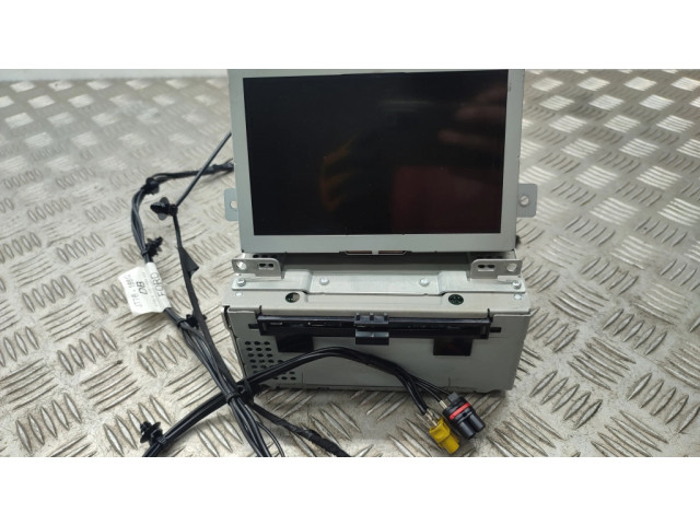 Радио/ проигрыватель CD/DVD / навигация