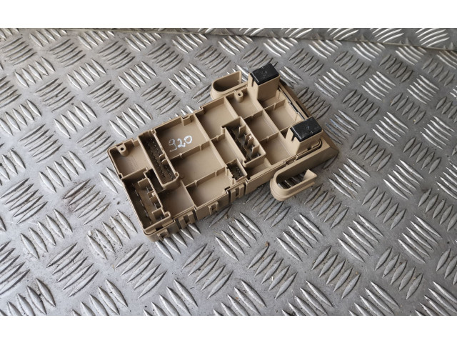 Блок предохранителей 82201AJ000   Subaru Outback    