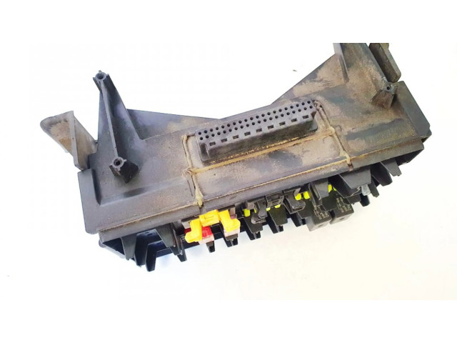 Блок предохранителей  04692071ab, 52561l   Jeep Grand Cherokee (WK)    