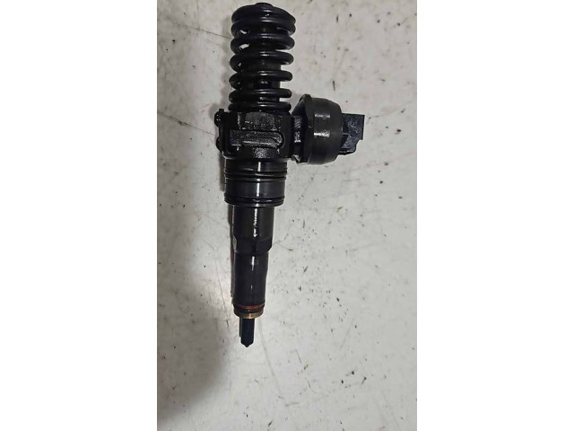 Форсунка 038130073AG    Audi A3 S3 8L   