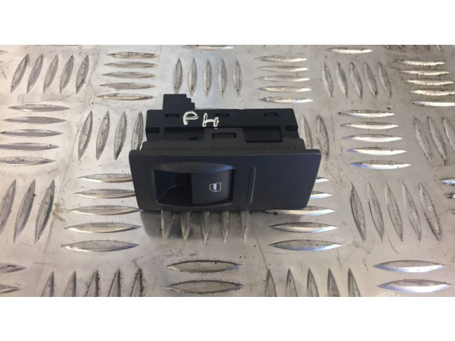 Включатель электрических окон