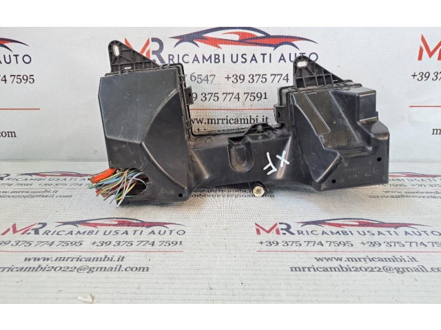 Блок предохранителей 8X2T-14A003-AA, 306DT Jaguar XF X250