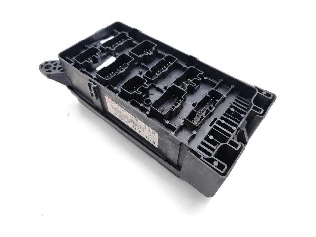 Блок предохранителей 91161-3E011, 10-08403-002 KIA Sorento