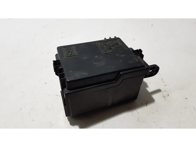 Блок предохранителей  243809977R   Dacia Spring    