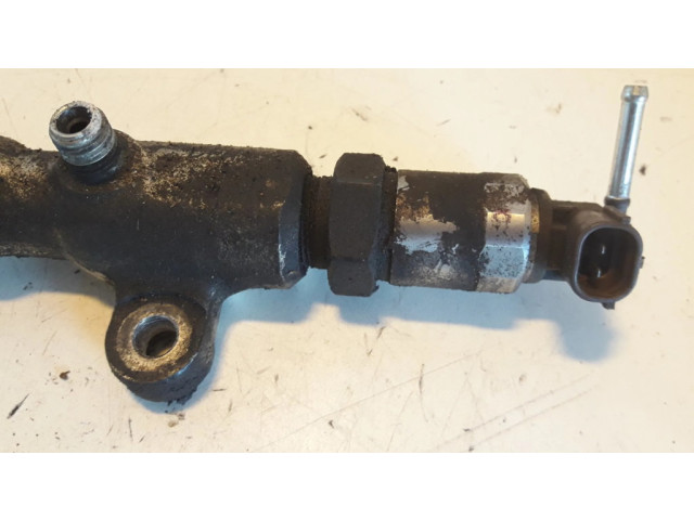 Топливная рампа 8945860010   Toyota Avensis T250 2.2 