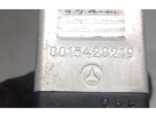 Pojistková skříňka 0015420219, 4RD00412200 Mercede-Benz S W126 1988