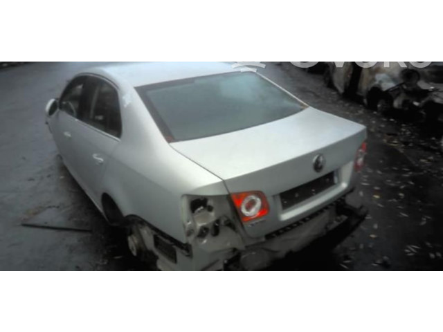 Зеркало электрическое        Volkswagen Jetta V  2005 - 2010 года   