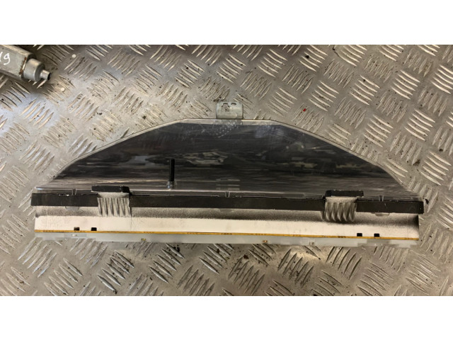 Přístrojová deska  Mazda 323 1995 7MBH1CB  