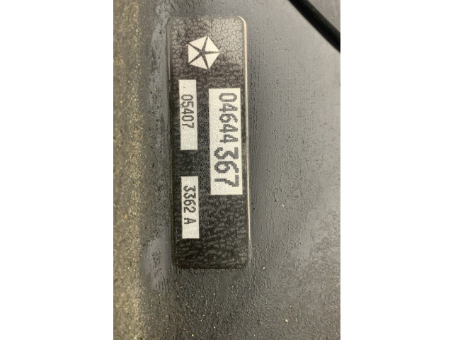 Zpětné zrcátko  Chrysler Voyager 1993  04682500  