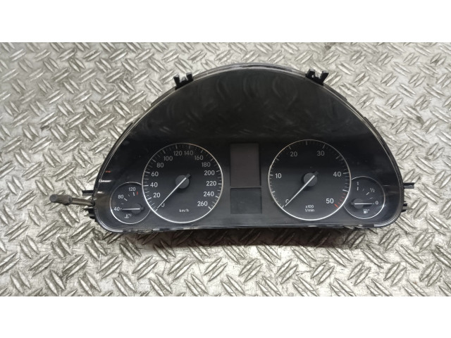 Панель приборов    Mercedes-Benz C W203       