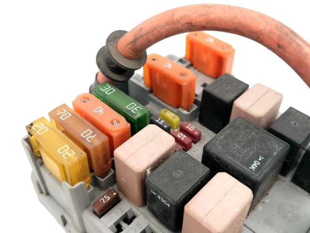 Pojistková skříňka 46809992 Fiat Albea 1996