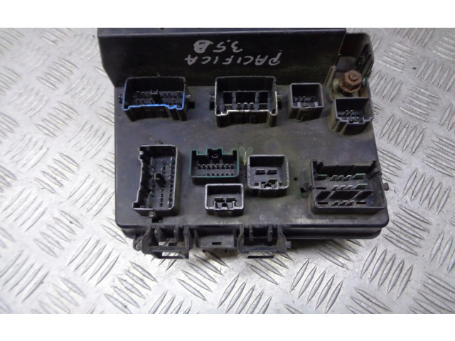 Pojistková skříňka 05082054AA Chrysler Pacifica 2004