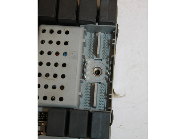 Блок предохранителей 8676284, 8645716 Volvo V70