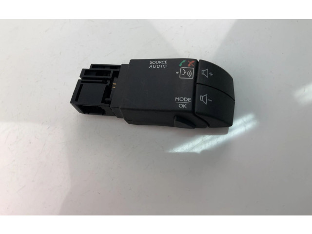 Подрулевой переключатель 8200850420 Dacia Sandero