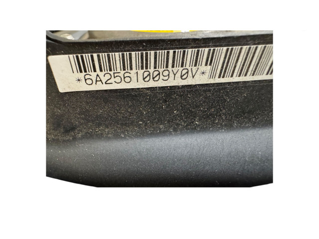 Подушка безопасности водителя 6A2561009Y0V   Subaru Forester SH