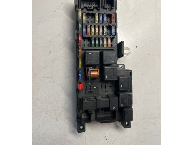 Блок предохранителей 001103003236, 518323118 Volvo V70