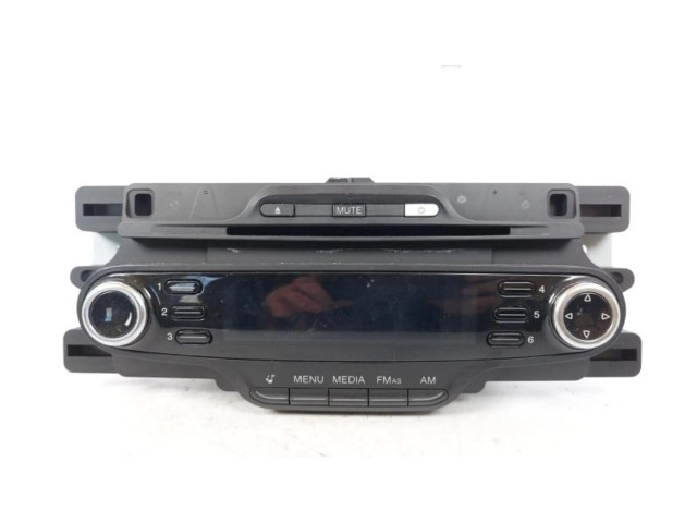 Радио/ проигрыватель CD/DVD / навигация