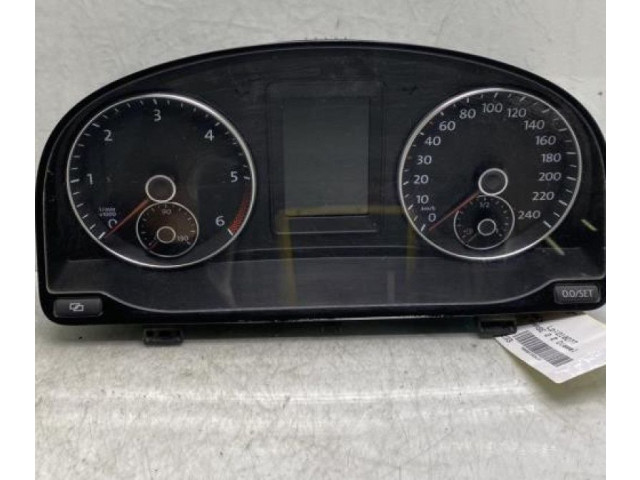 Přístrojová deska  Volkswagen Caddy 2011   