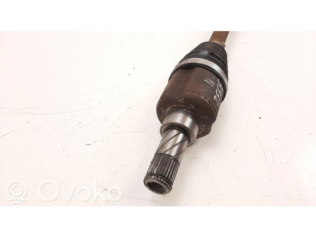 Передняя полуось