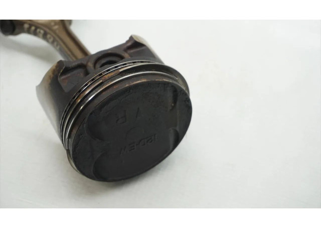 Поршень с шатуном Mitsubishi Galant