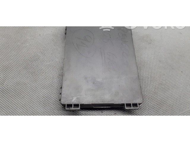 Pojistková skříňka Peugeot 405 2014