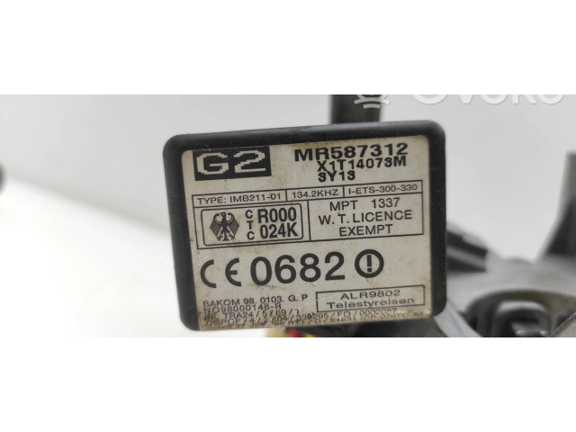 Комплект блоков управления MR587312, X1T14073M Mitsubishi Outlander