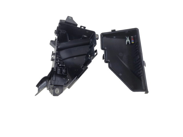 Блок предохранителей 31398000, 31398001 Volvo XC90