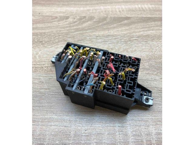 Блок предохранителей  7703397464, 7703297597   Renault Clio II    