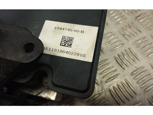 Рулевая рейка Блок ABS 104474500b Tesla Model 3 2017 - года