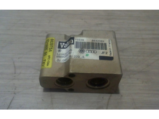 Блок управления климат-контролем 6N0820679C, 6N0820679C   Skoda Octavia Mk1 (1U)
