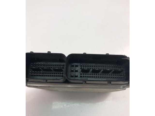 Řídící jednotka 03G906021JA, 0281013247   Volkswagen Caddy 2007