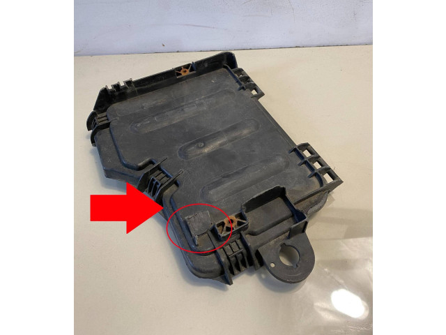 Блок предохранителей  4E1937128   Audi A8 S8 D3 4E    