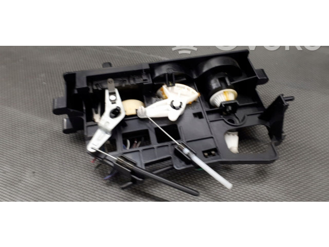 Блок управления климат-контролем Mitsubishi Space Wagon