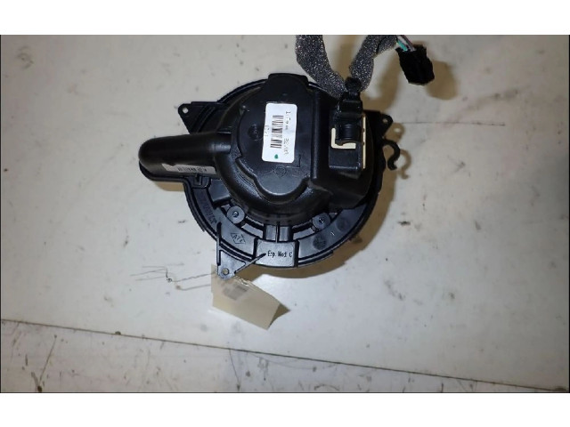 Вентилятор печки    272107379R   Dacia Sandero