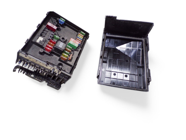 Pojistková skříňka 1K0937132F, 1K0937540C Volkswagen Caddy 2011