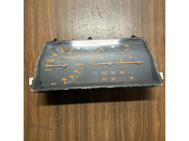 Přístrojová deska Mazda 323 1988 J3BL75B