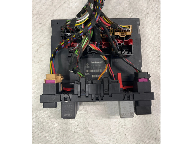 Блок предохранителей 3C0937049E, 28022870 Skoda Octavia Mk2 (1Z)