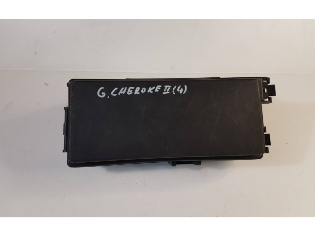 Блок предохранителей 04692073AB Jeep Grand Cherokee (WK)