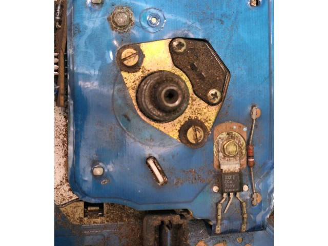 Přístrojová deska Audi 80 90 B2 1985 81117331