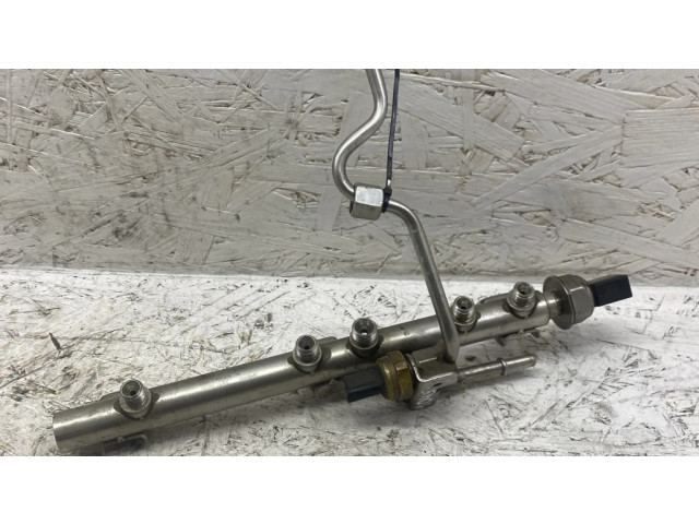 Топливная рампа 753731905   BMW 3 E92 E93 2.0 