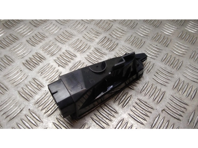 Боковая воздушная решётка