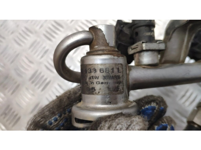 Vstřikovací lišta 06B133681L, 06B133551T Audi A4 S4 B6 8E 8H pro benzínový motor 2.0