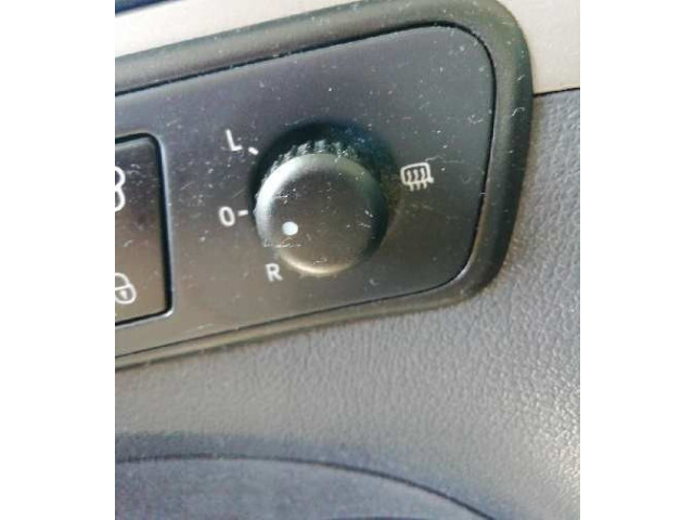 Зеркало электрическое Volkswagen Touran I 2003 - 2010 года