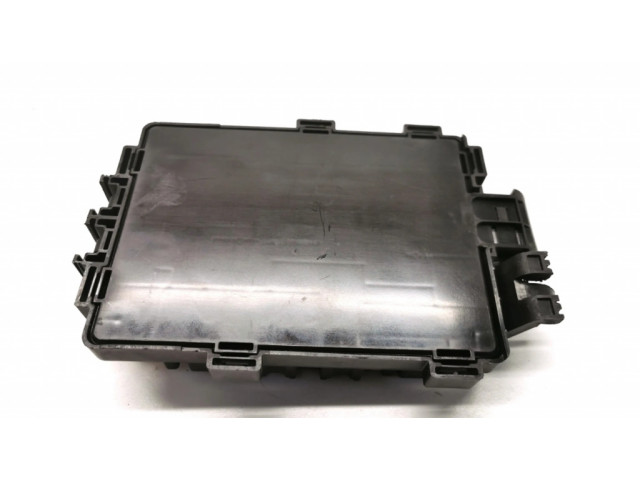 Блок предохранителей 1094409-00-E Tesla Model X