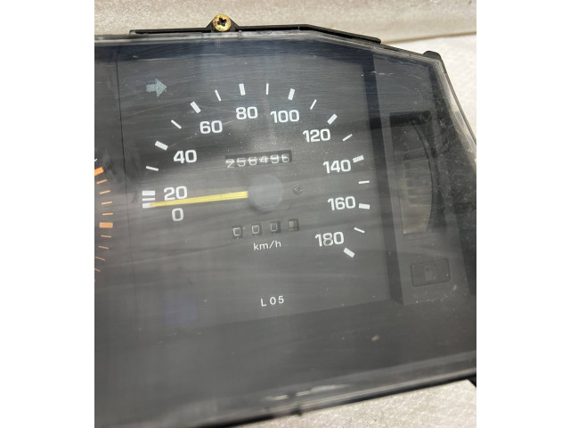 Přístrojová deska Toyota Tercel 1988 8301016160, 157400019