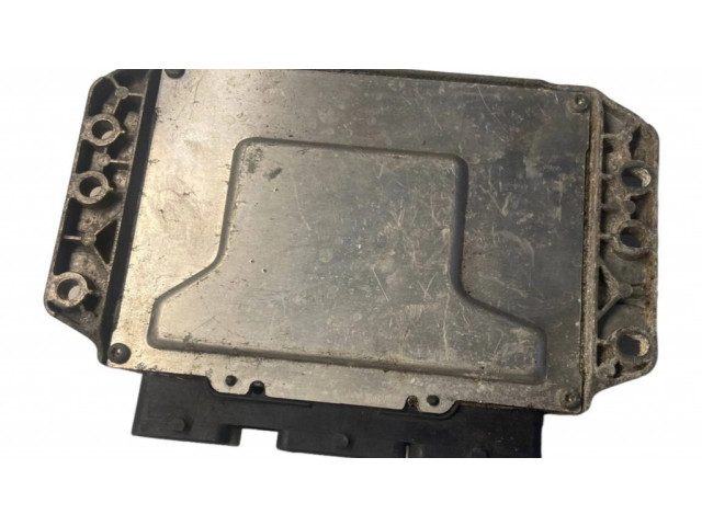 Блок управления двигателя 8200504593, 215854126B   Renault Clio III