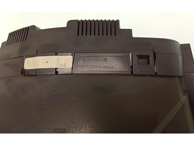 Přístrojová deska Mercedes-Benz C W203 2002 87001411