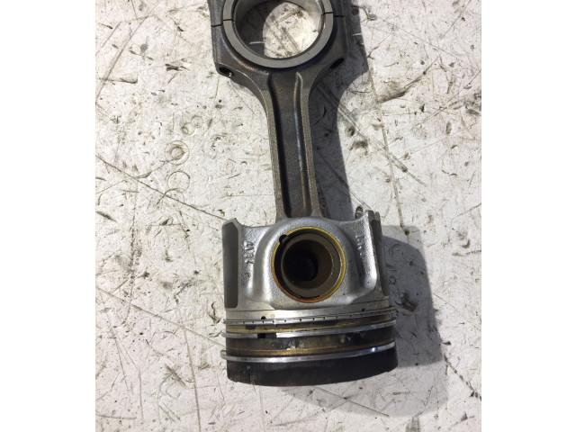 Píst RFGK2062058A, 237701532V   Ford Transit Custom     