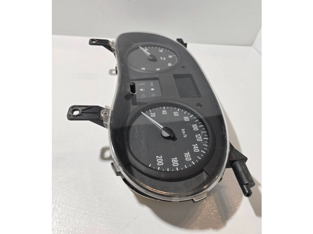 Панель приборов P8200390135, 216788839   Renault Trafic II (X83)       